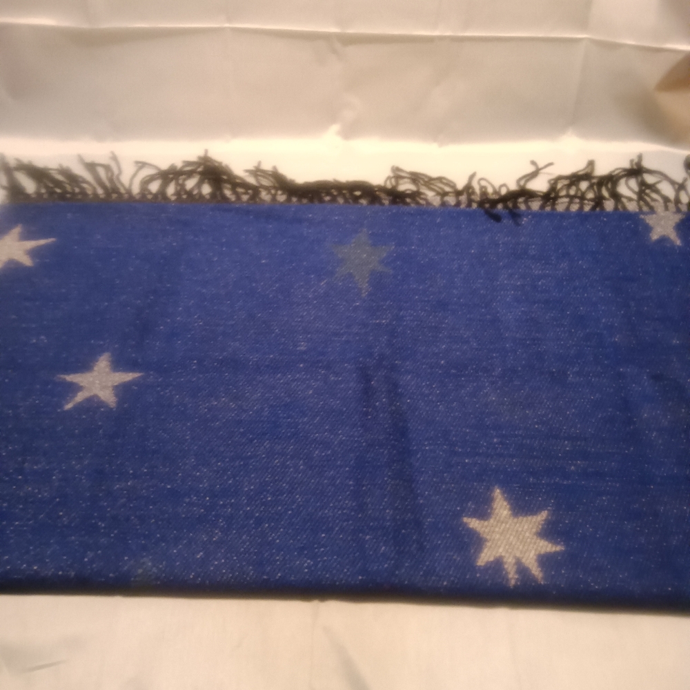 Shawl - Picture 5 of 9